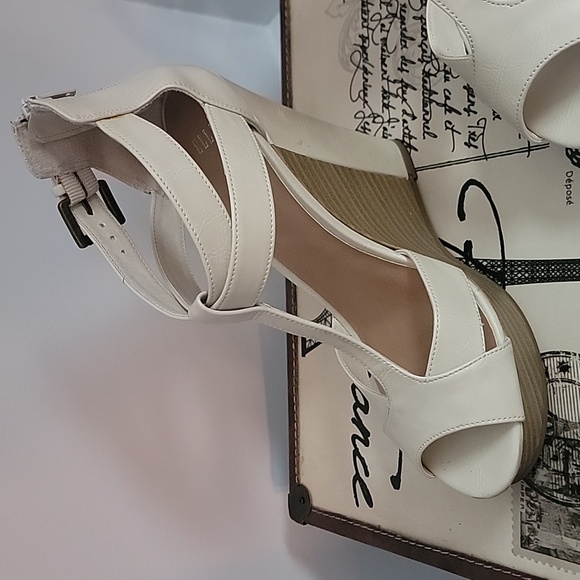 ELLE ELBRIE IVORY WEDGE - Picture 3 of 16